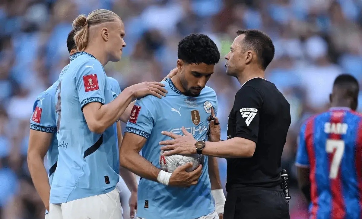 风云突变！马赛赛前再遭质疑，法甲版图或变，媒体盛赞，身体对抗强度拉满(浮光跃金原文)